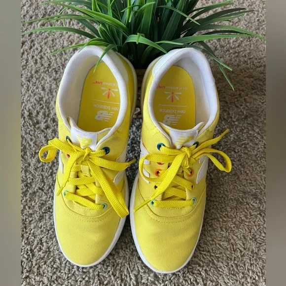 New Balance x Isaac Mizrahi Yellow Canvas Sneakers Women's Size 8.5 Rare - Picture 3 of 9